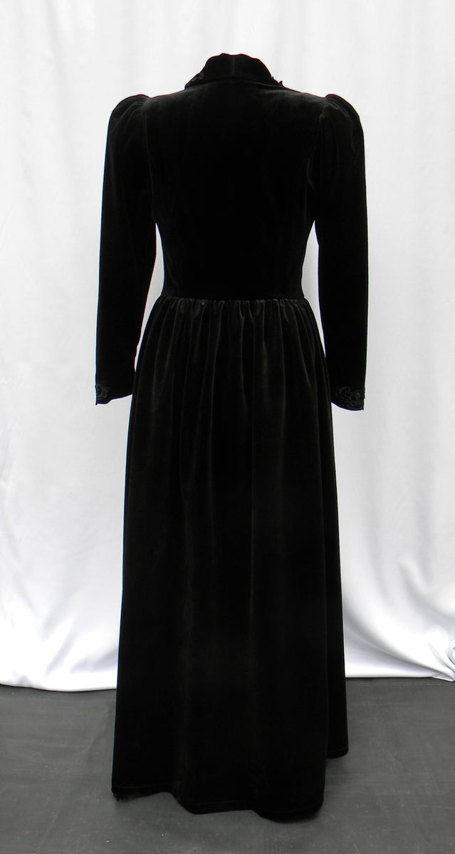 Black Velvet Appliqued Victorian Jacket – Erica's Creative Cavalcade